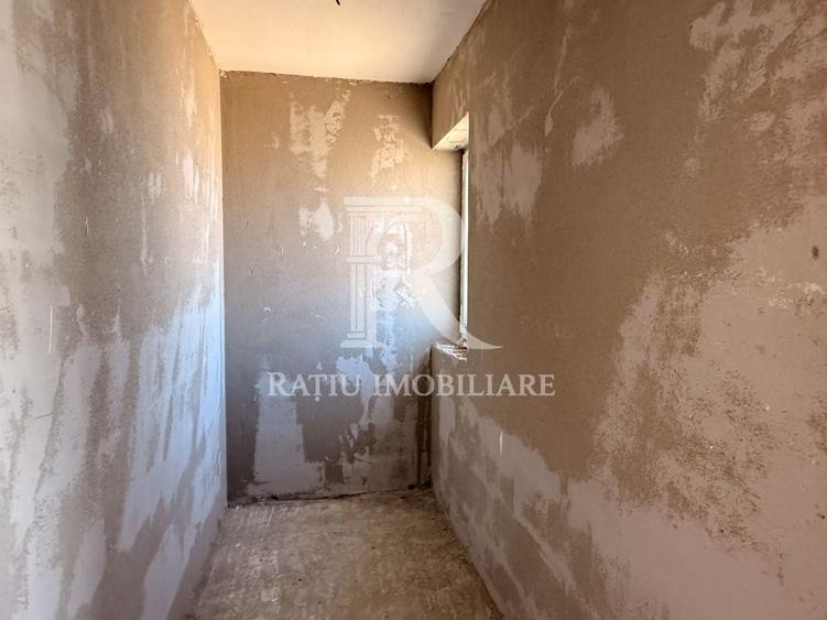 Casă individuală cu 4 camere cu Canalizare în Sântandrei