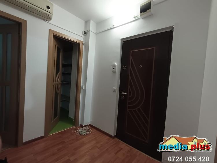 Apartament 3 camere de vânzare, Micro 17, Etaj 2,  pret, 78.000 € - 4