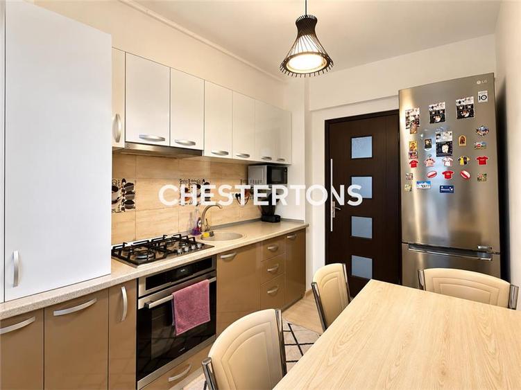 Apartament cu 3 camere semidecomandat, mobilat în Chiajna