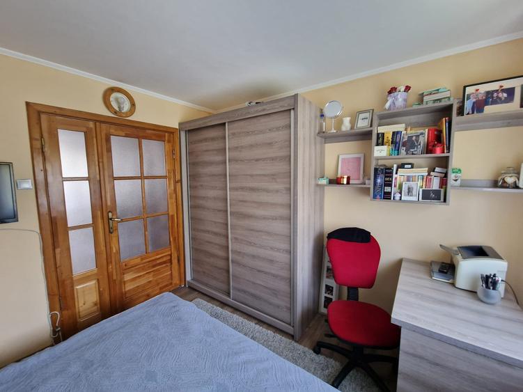 Apartament cu 3 camere decomandat în Rogerius