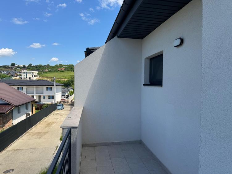 Duplex cu 4 camere cu Canalizare în Vișani