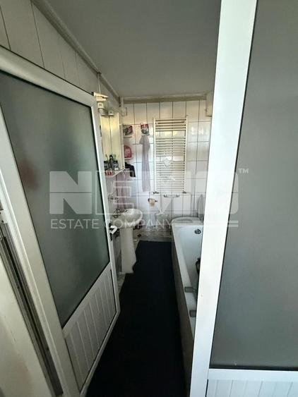 Casă individuală cu 3 camere cu Canalizare în Central