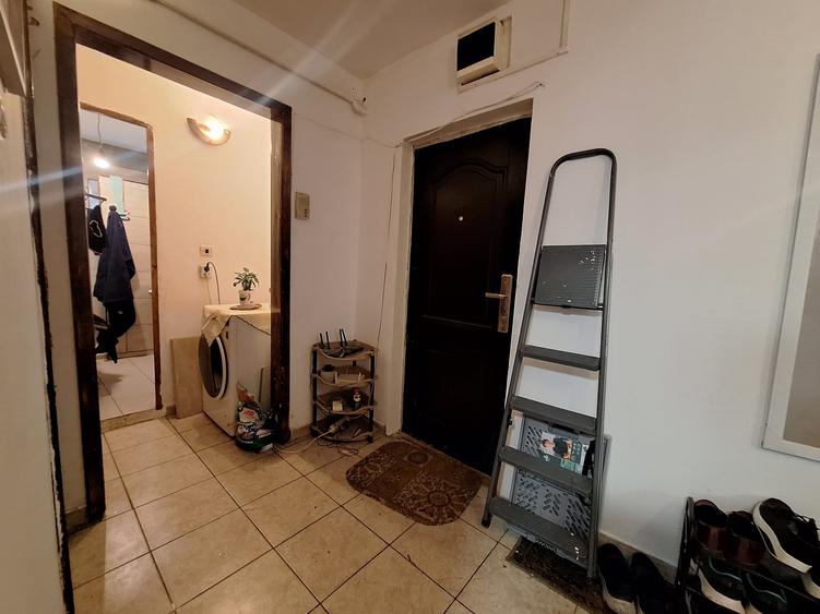 Apartament cu 2 camere decomandat, mobilat în Soarelui