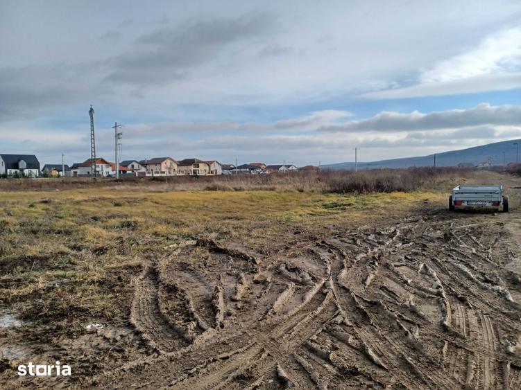 Teren de 812 mp, în Rontău