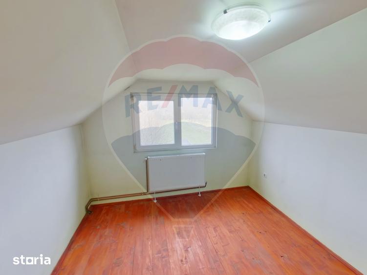 Casă cu 3 camere cu Teren 1262 Mp în Vad
