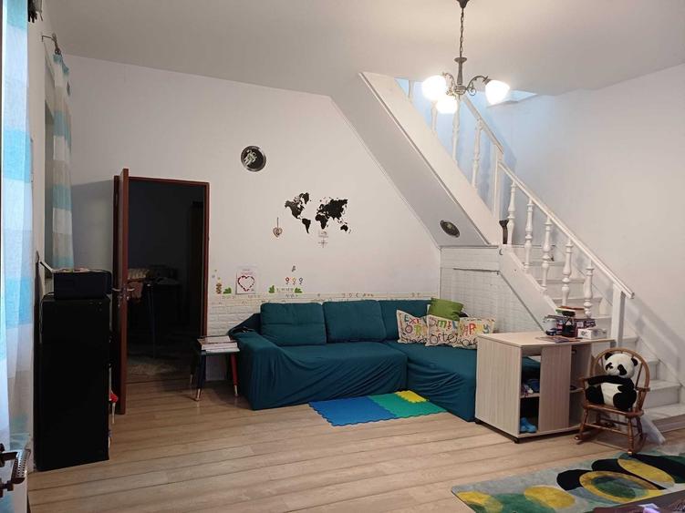 Casă cu 4 camere în Central