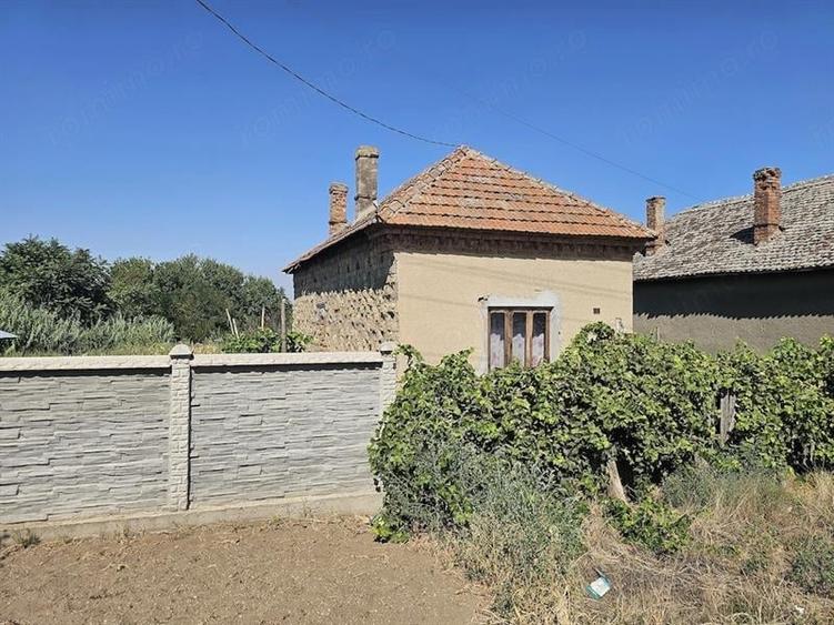 Casă individuală cu 3 camere cu Teren 550 Mp în Ciupercenii Noi
