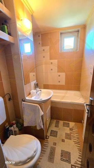 Apartament cu 3 camere, mobilat în Cloșca