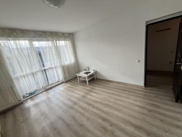 Apartament cu 2 camere decomandat în Florești