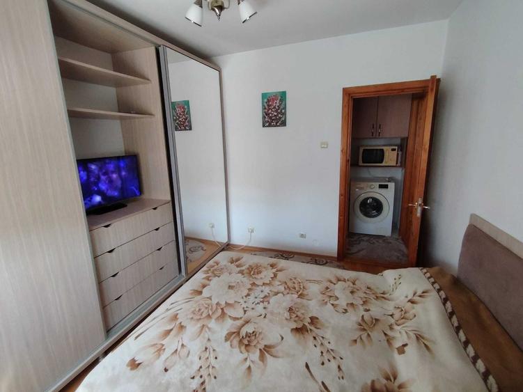 Apartament cu 3 camere semidecomandat în Central