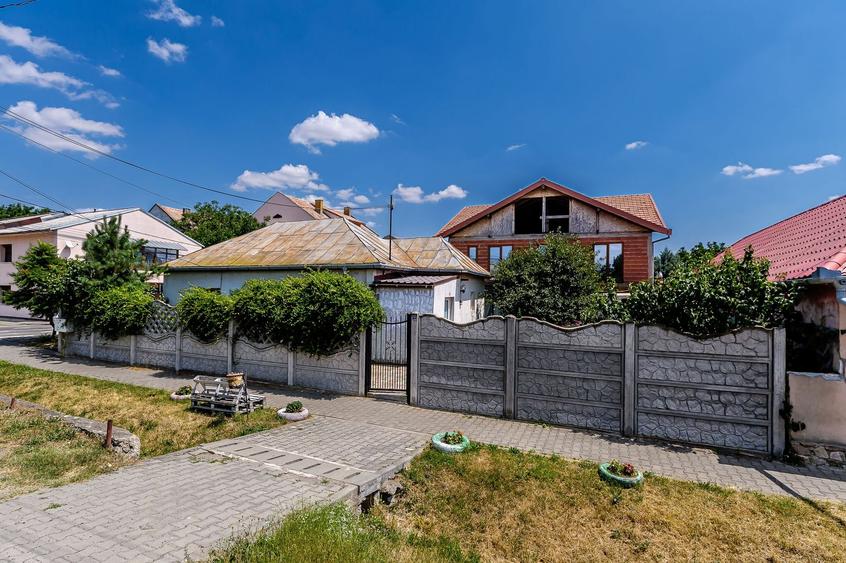 Casă individuală cu 3 camere cu Canalizare în Vladimirescu