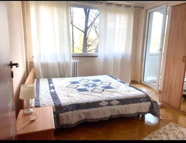 Apartament cu 3 camere semidecomandat în Baba Novac