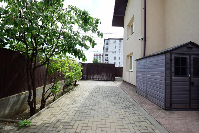 Casă individuală cu 5 camere cu Canalizare în Metalurgiei