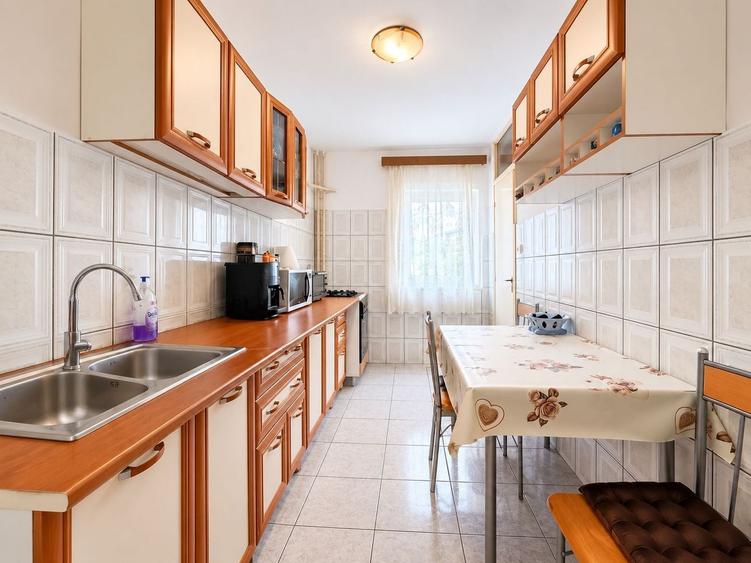 Apartament 3 camere decomandat, zona Alfa, etaj 1, două băi - 5