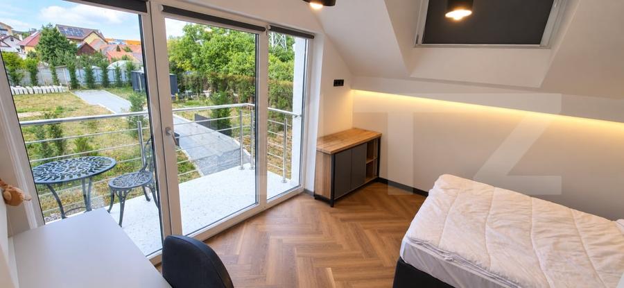 Apartament cu 3 camere semidecomandat, mobilat în Turnișor