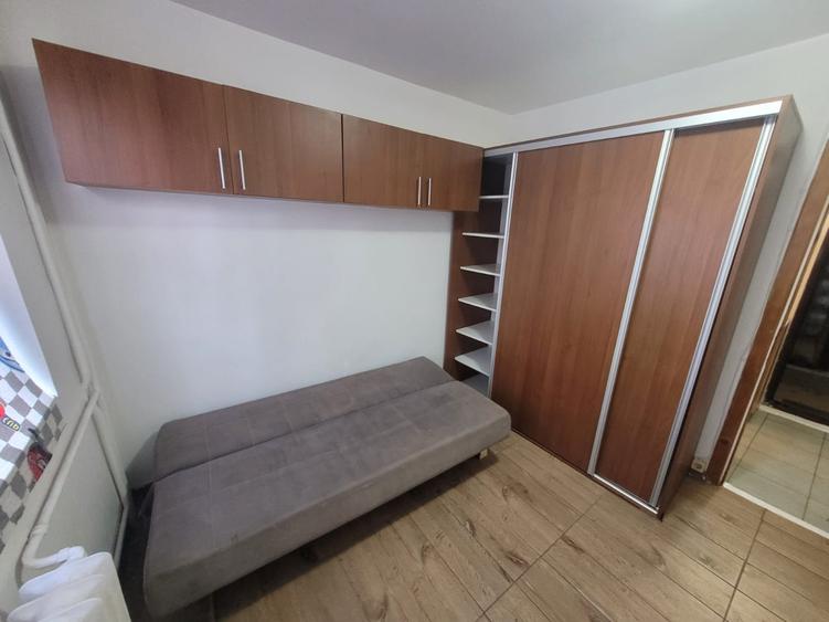 Garsoniera cu baie proprie - 1