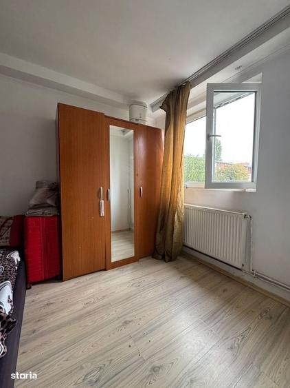 Apartament cu 3 camere în Mărgeanului