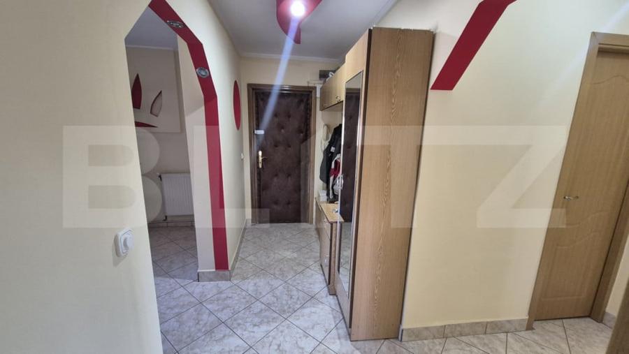 Apartament cu 3 camere decomandat în Carpați 2