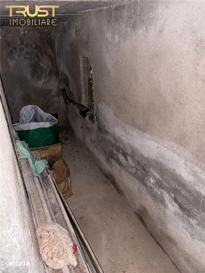Casă cu 8 camere cu Teren 276 Mp în Zorilor