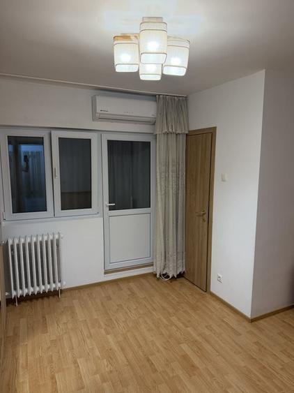Garsonieră decomandată în Teiul Doamnei