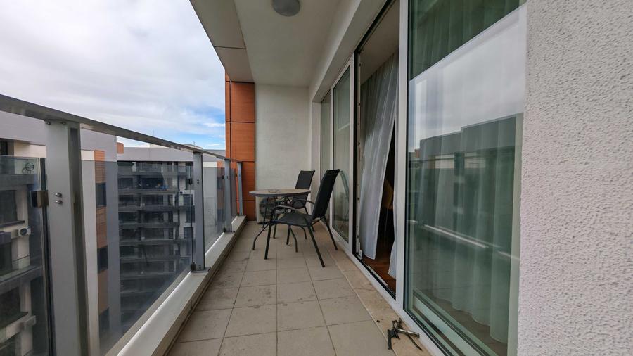 Apartament cu 3 camere semidecomandat în Exterior Vest