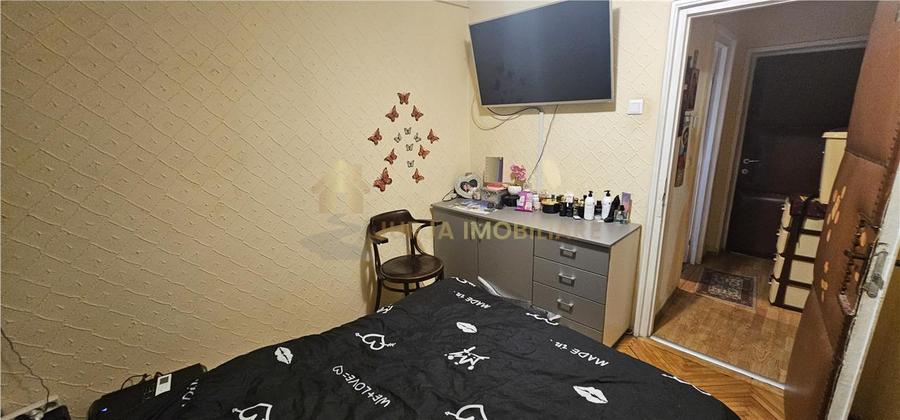 Apartament cu 4 camere semidecomandat, mobilat în Mănăștur