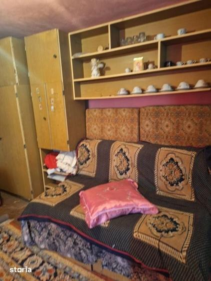Casă cu 3 camere cu Teren 1686 Mp în Central