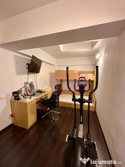 Apartament cu 3 camere decomandat în Sebastian