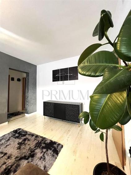 Apartament cu 3 camere semidecomandat, mobilat în Circumvalațiunii