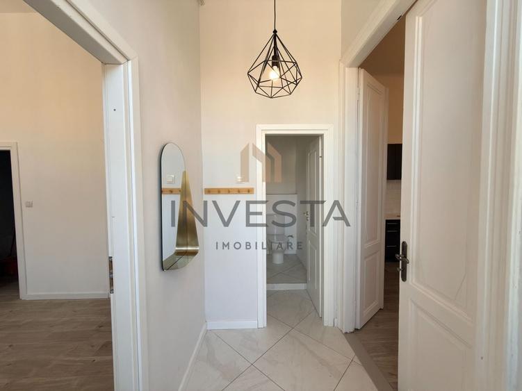 Apartament cu 3 camere semidecomandat în Central