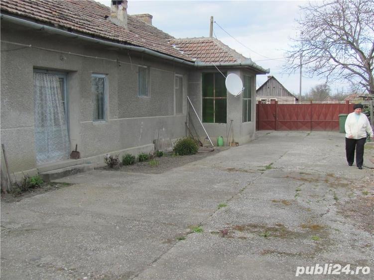 Casă cu 6 camere cu Teren 1400 Mp în Dudeștii Vechi