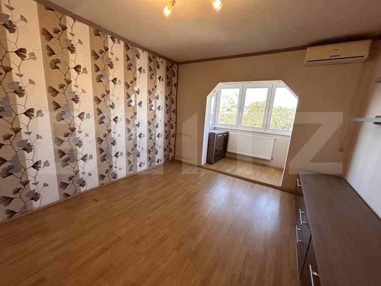 Apartament cu 2 camere decomandat în Lipovei