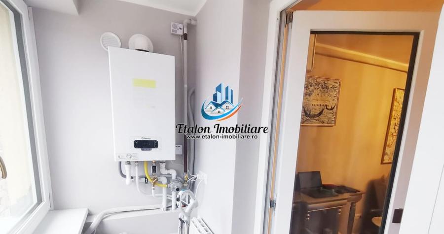 Apartament cu 3 camere semidecomandat în Mărăței