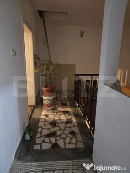 Casă cu 5 camere cu Teren 60 Mp în Titulescu