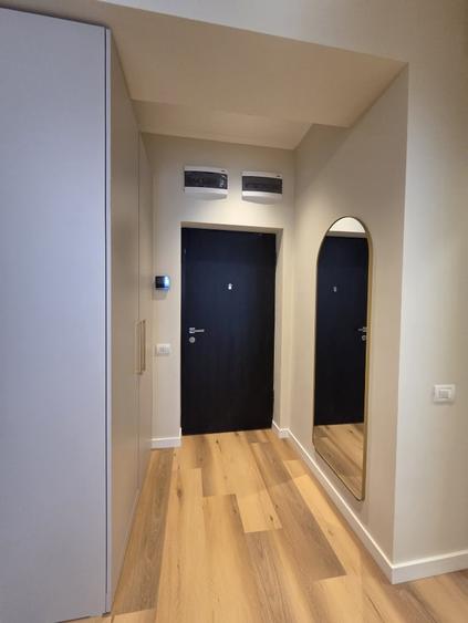 Apartament cu 2 camere semidecomandat, mobilat în Tomis Nord