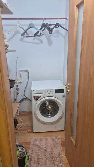 Apartament cu 3 camere decomandat în Movilei