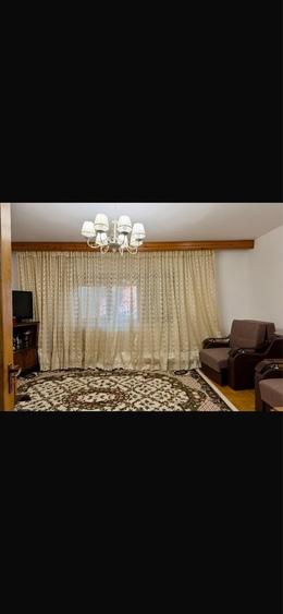 Apartament cu 3 camere decomandat în Bistrița Lac