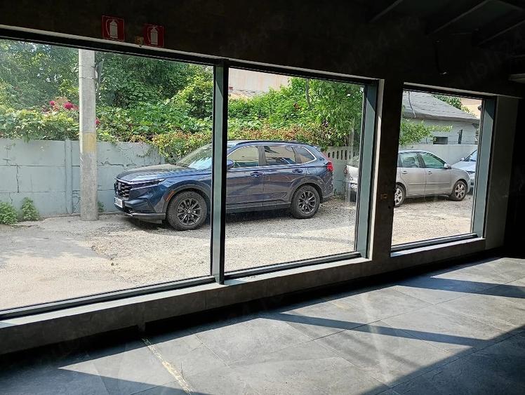Spațiu comercial, de 120 mp, în Militari