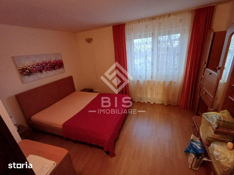 Apartament cu 4 camere decomandat în Central