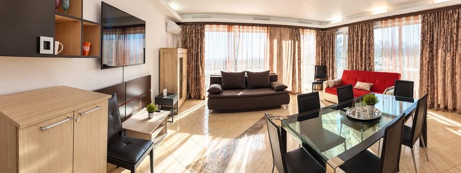 De Închiriat – Apartament 3 Camere | Piano Bar  | 2 Băi - 4
