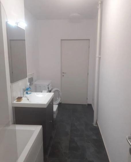Apartament cu 2 camere decomandat în Titan