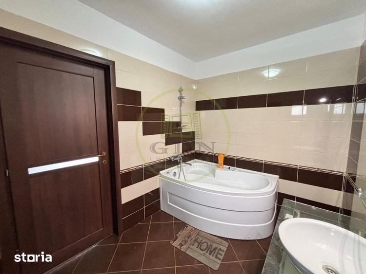 Casă cu 5 camere decomandat cu Teren 500 Mp în Central