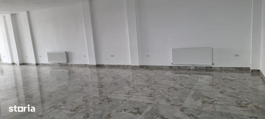 Spațiu comercial, de 200 mp, în Central