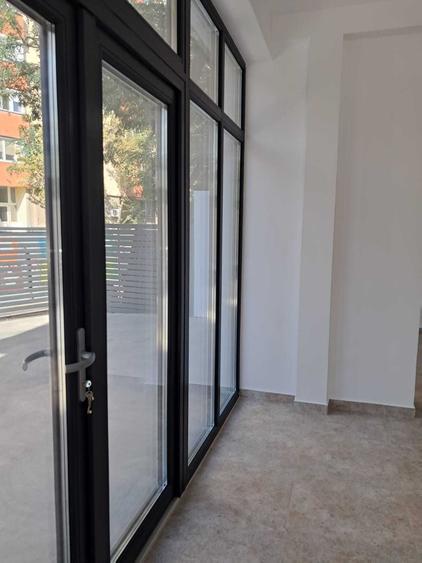 Spațiu comercial, de 200 mp, în Exterior Vest