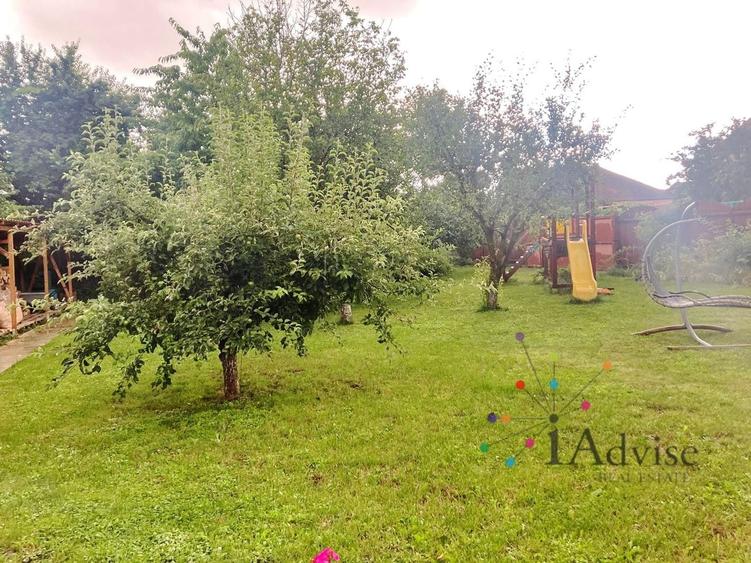 Casă individuală cu 6 camere cu Canalizare în Cristian