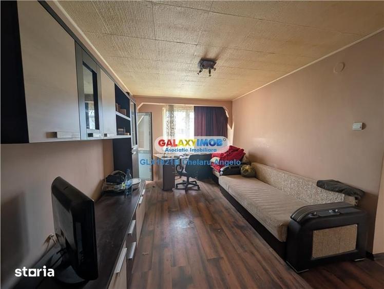 Apartament cu 4 camere în Berceni