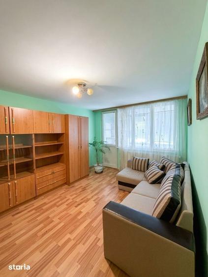 Apartament cu 3 camere decomandat, mobilat în Mircea cel Bătrân