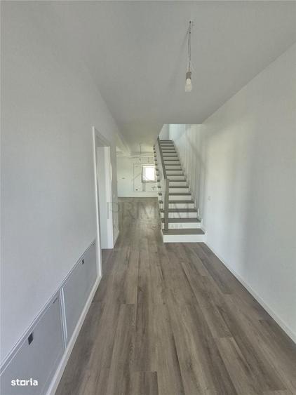 Casă cu 4 camere în Moșnița Veche