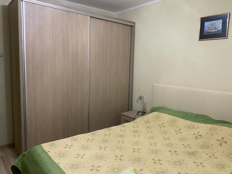 Apartament cu 2 camere decomandat în Casa de Cultură