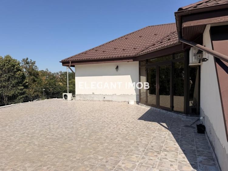 Casă individuală cu 7 camere cu Canalizare în Corbeanca